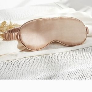 SKIN WORLDWIDE NATURAL SKIN BLENDS Silk Sleep Eye Mask in Gold Dust NWT